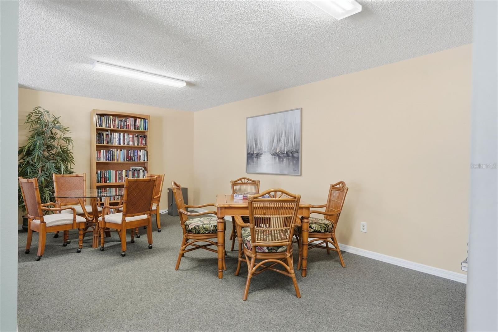 Listing photo id 21 for 719 Pinellas Bayway S 305