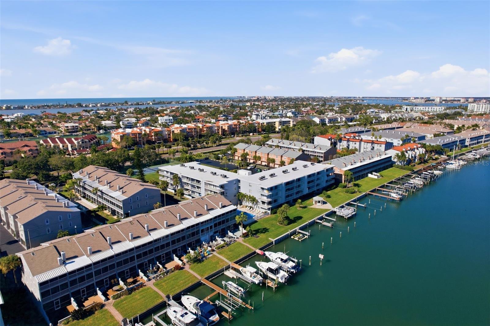 Listing photo id 22 for 719 Pinellas Bayway S 305