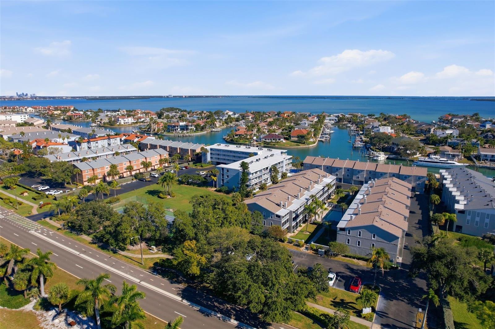 Listing photo id 23 for 719 Pinellas Bayway S 305