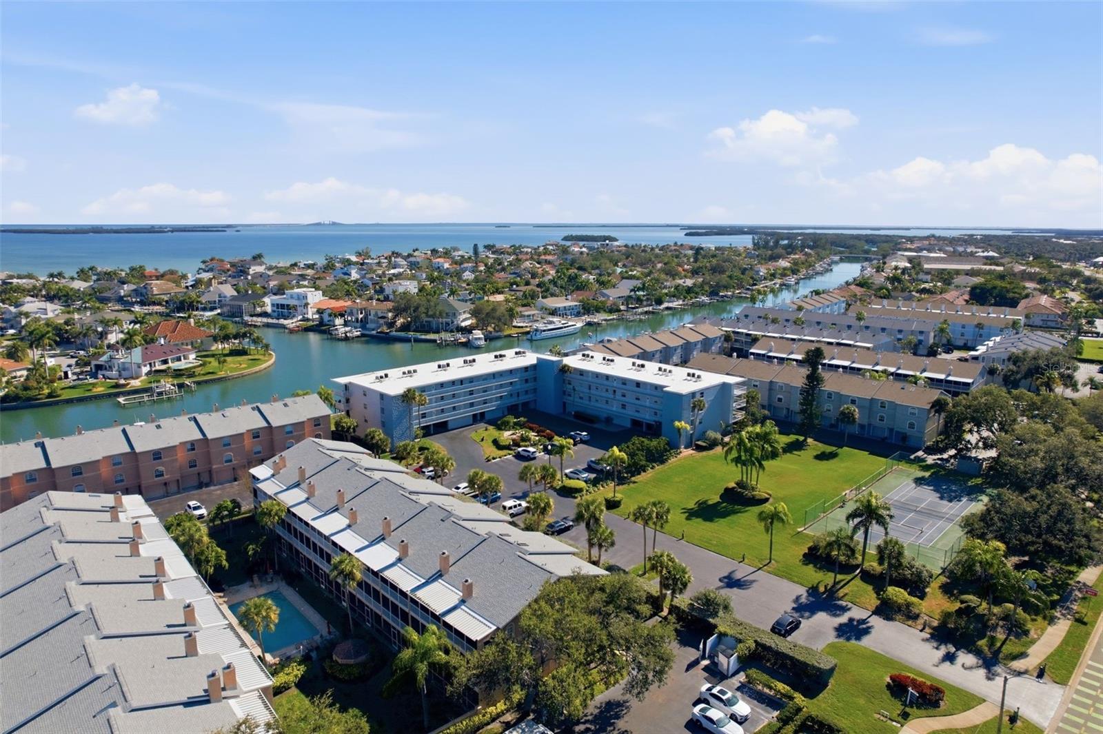 Listing photo id 27 for 719 Pinellas Bayway S 305