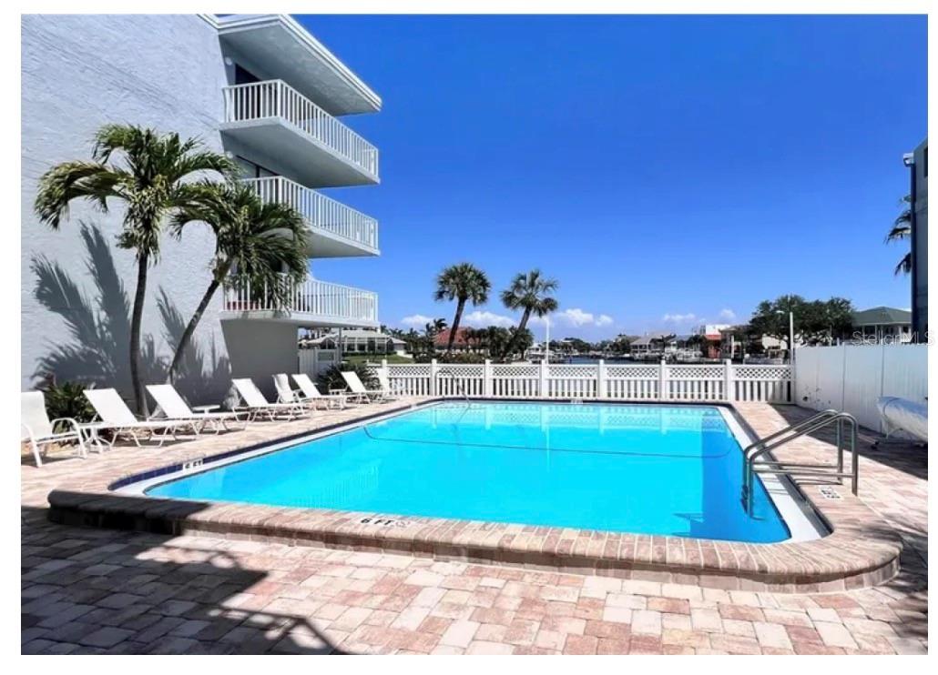 Listing photo id 30 for 719 Pinellas Bayway S 305