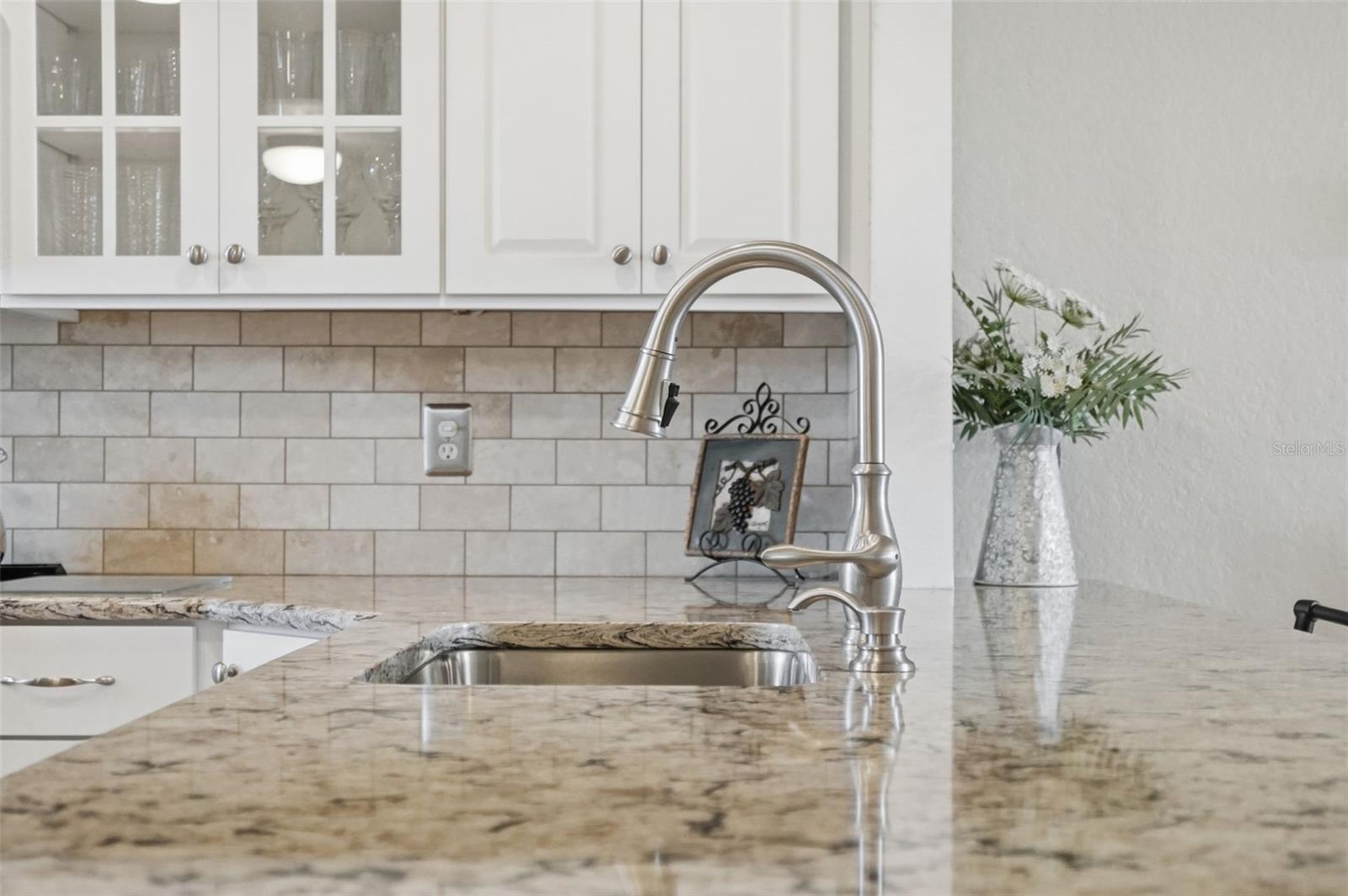 Listing photo id 3 for 719 Pinellas Bayway S 305