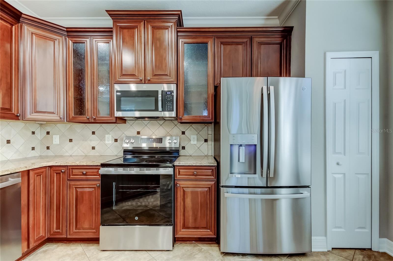 Image 21 of 68 For 12507 Silverdale Street