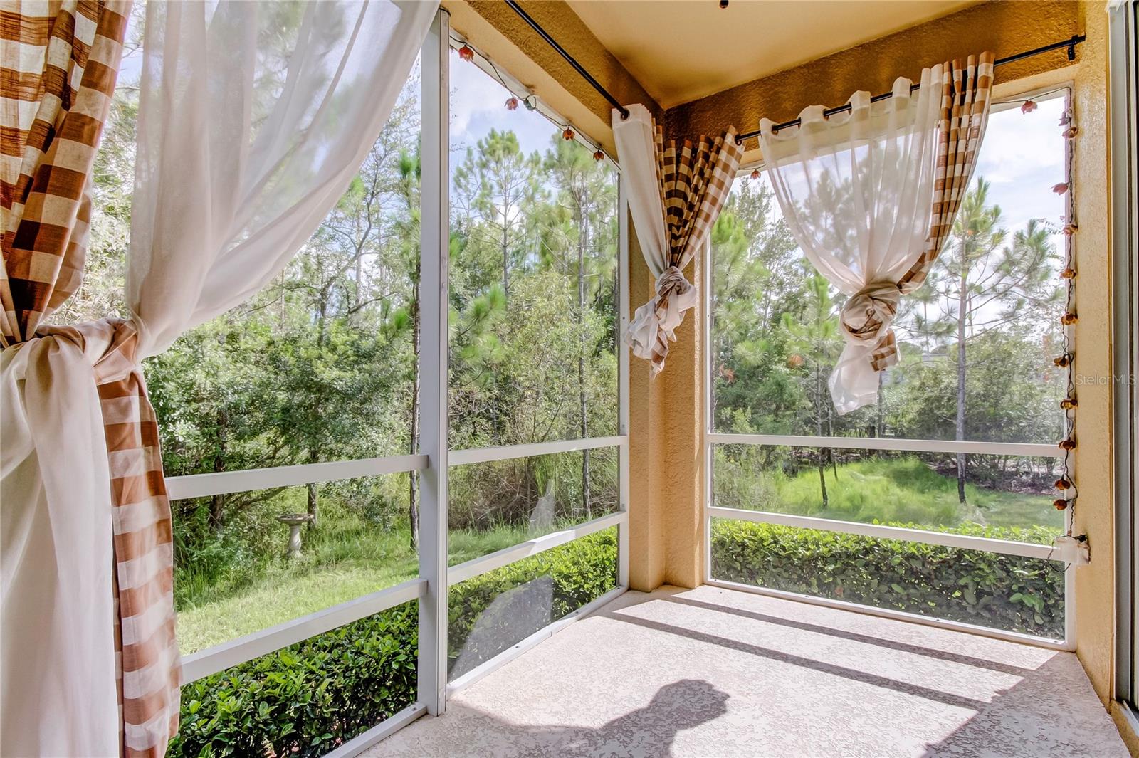 Image 28 of 68 For 12507 Silverdale Street