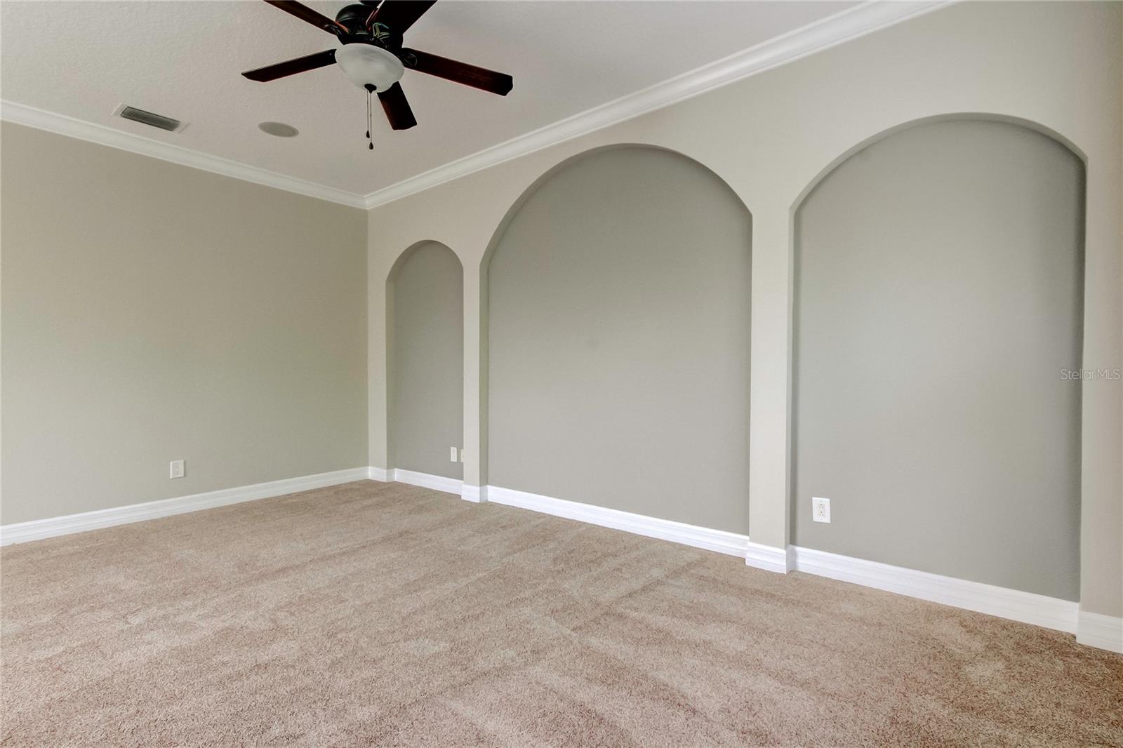 Image 34 of 68 For 12507 Silverdale Street