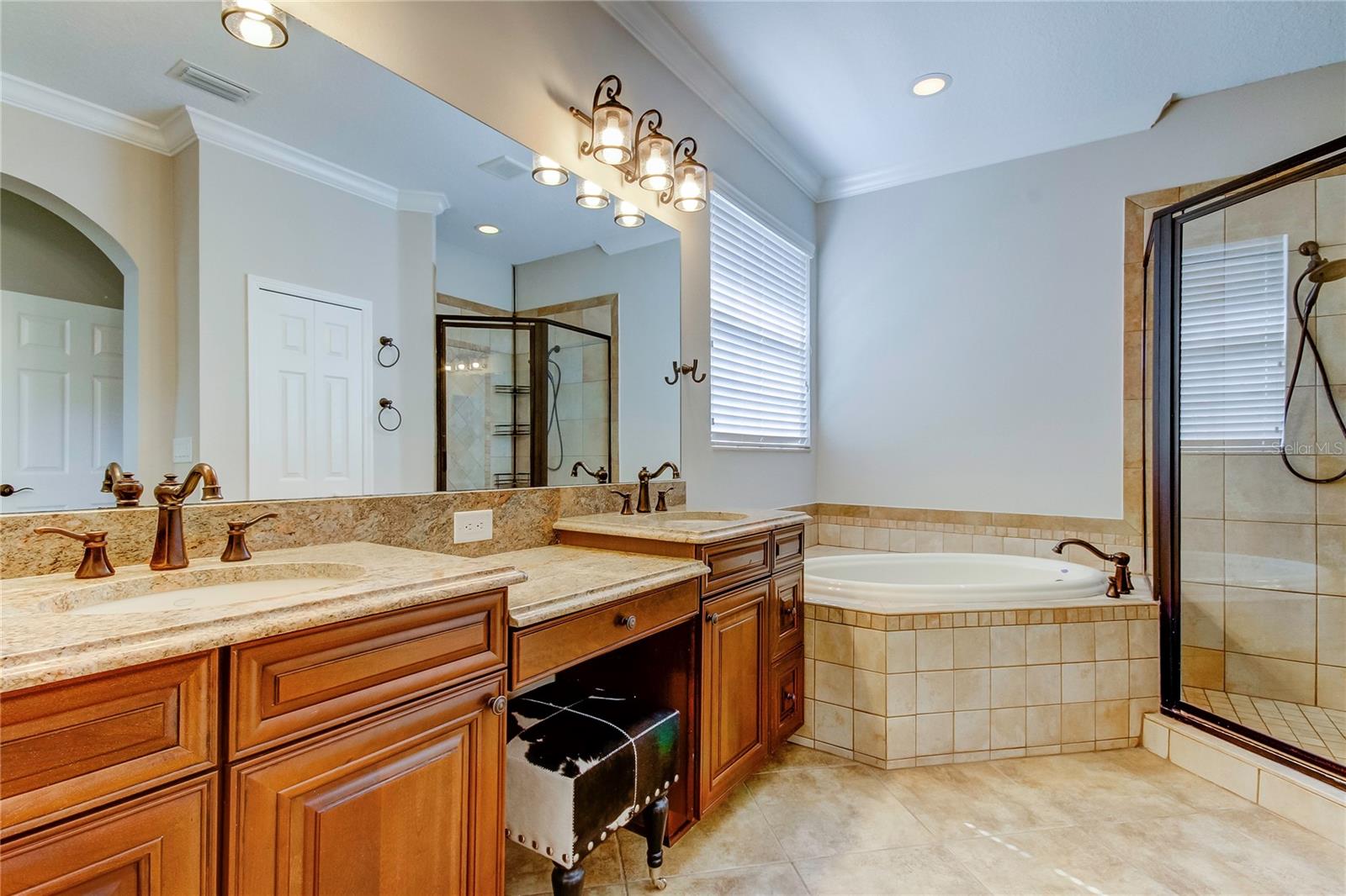 Image 40 of 68 For 12507 Silverdale Street