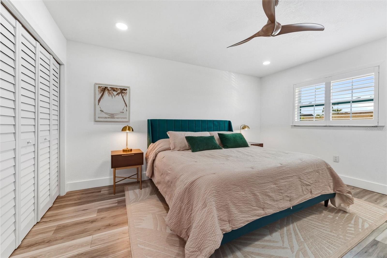 Image 14 of 38 For 8806 Bay Pointe Drive 206