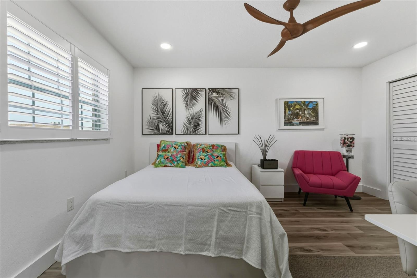 Image 19 of 38 For 8806 Bay Pointe Drive 206