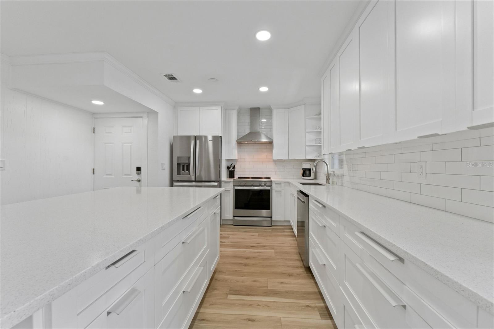 Image 9 of 38 For 8806 Bay Pointe Drive 206