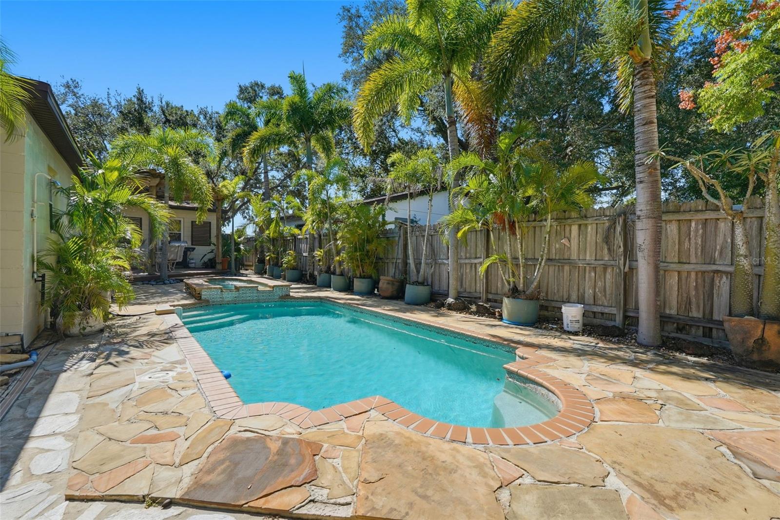 Image 29 of 37 For 135 Monroe Circle N