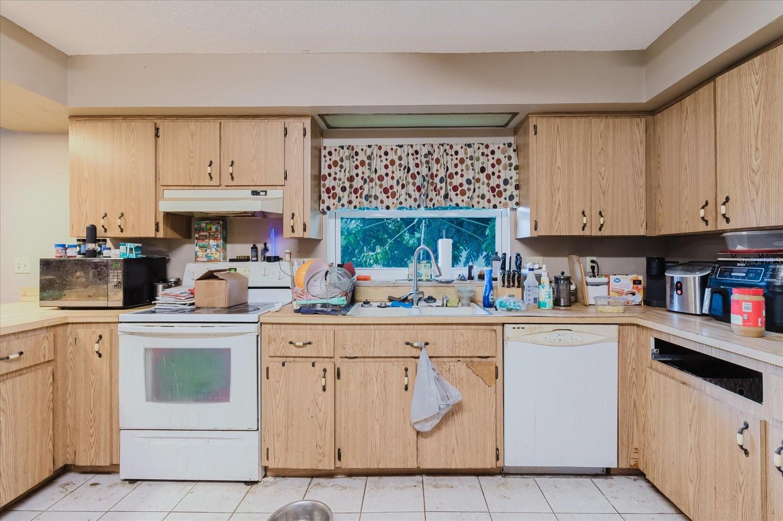 Image 16 of 71 For 8513 Bella Via