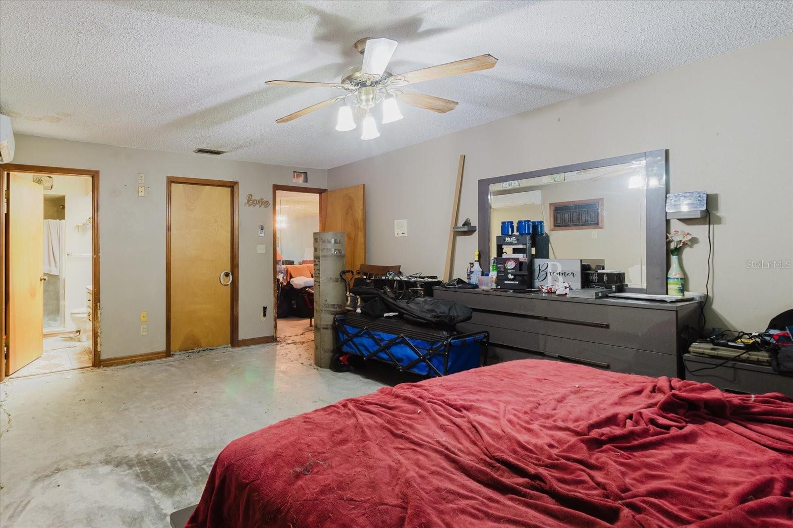 Image 28 of 71 For 8513 Bella Via