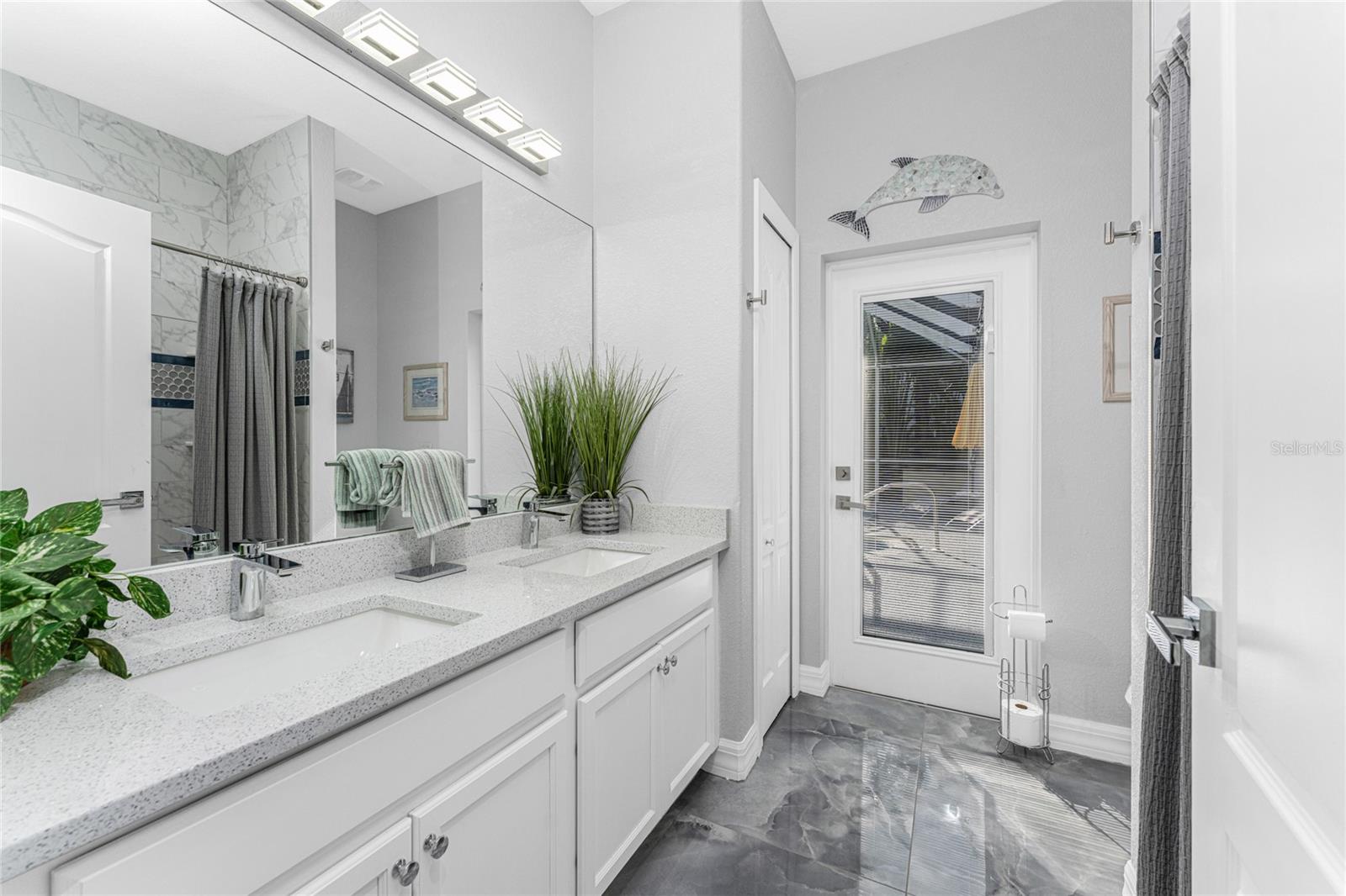 Image 17 of 49 For 16168 La Barge Circle