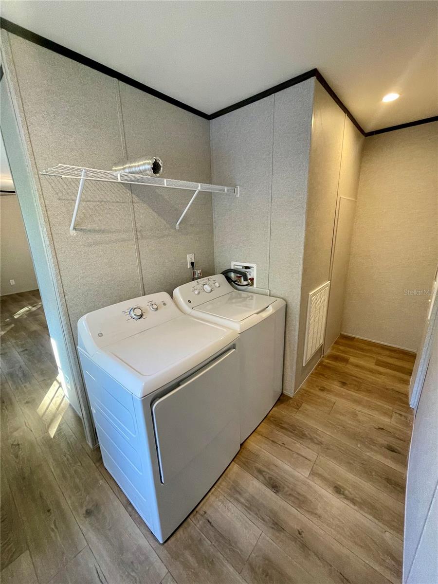 Image 15 of 36 For 9324 Peony Street