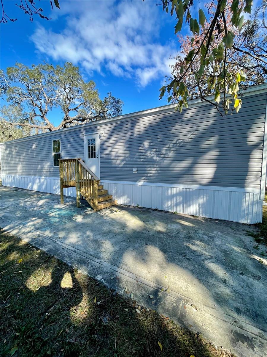 Image 7 of 36 For 9324 Peony Street