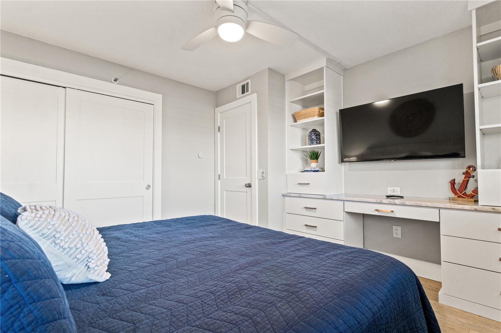 Image 19 of 56 For 6035 Sea Ranch Drive 203