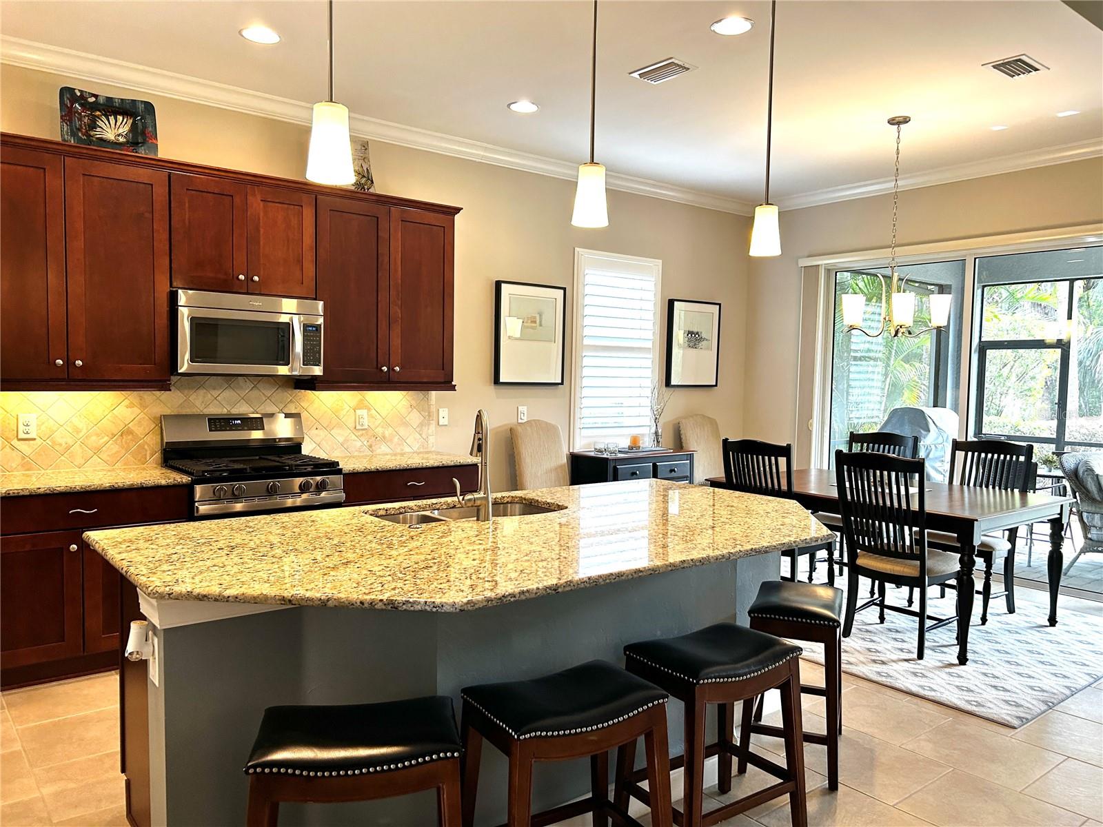 Image 10 of 73 For 5033 Lake Overlook Avenue