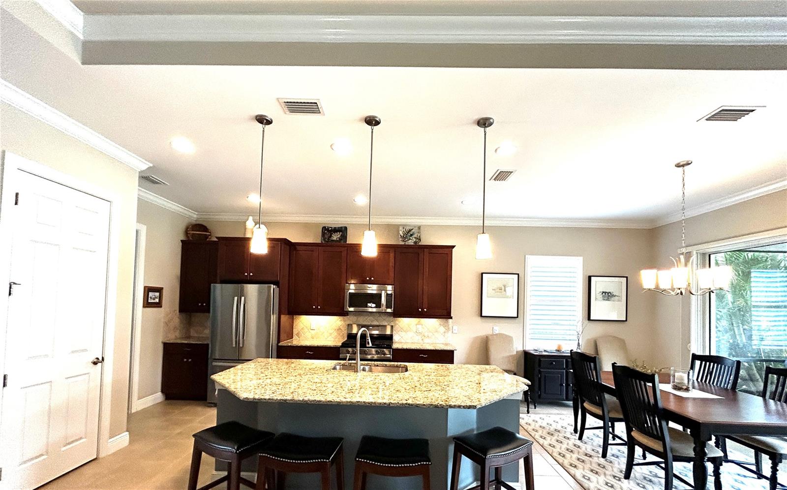 Image 12 of 73 For 5033 Lake Overlook Avenue