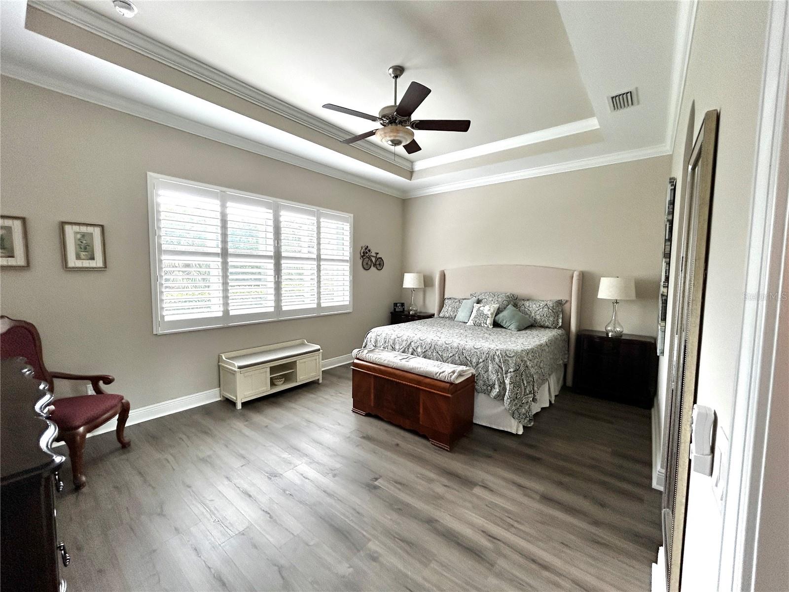 Image 26 of 73 For 5033 Lake Overlook Avenue