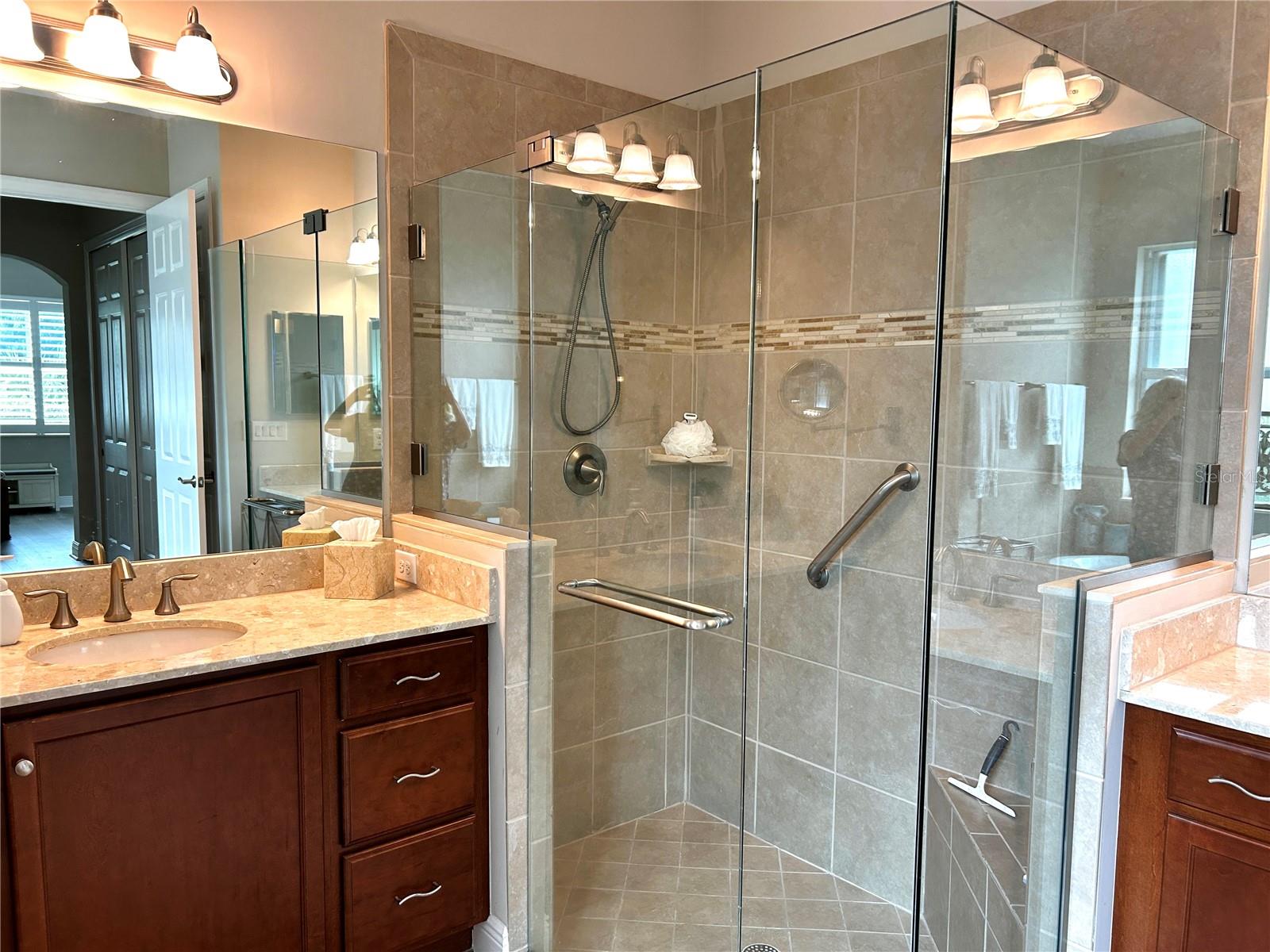 Image 35 of 73 For 5033 Lake Overlook Avenue