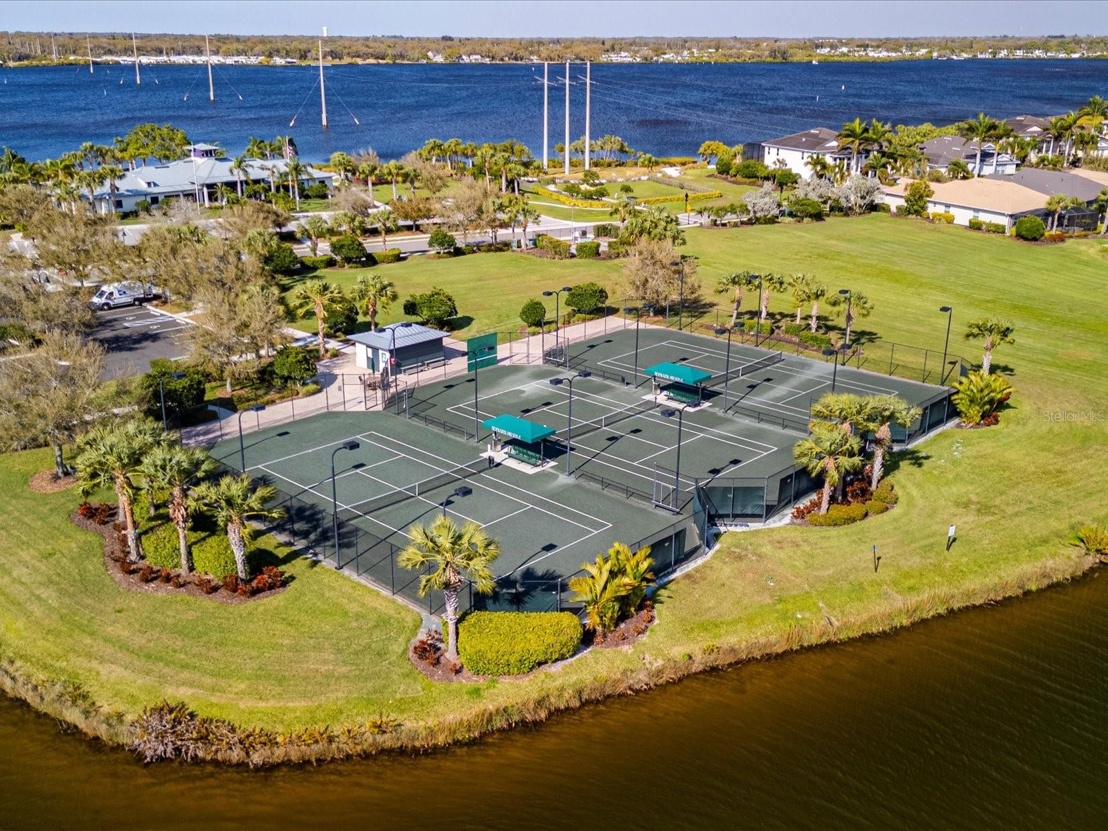 Image 59 of 73 For 5033 Lake Overlook Avenue