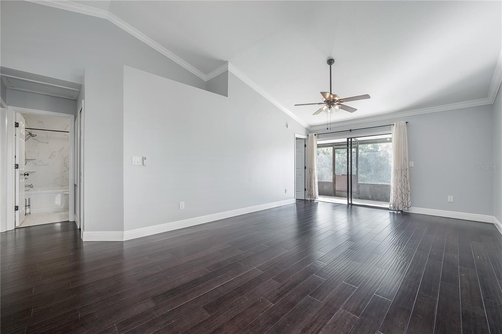 Listing photo id 10 for 5100 Burchette Road 3903