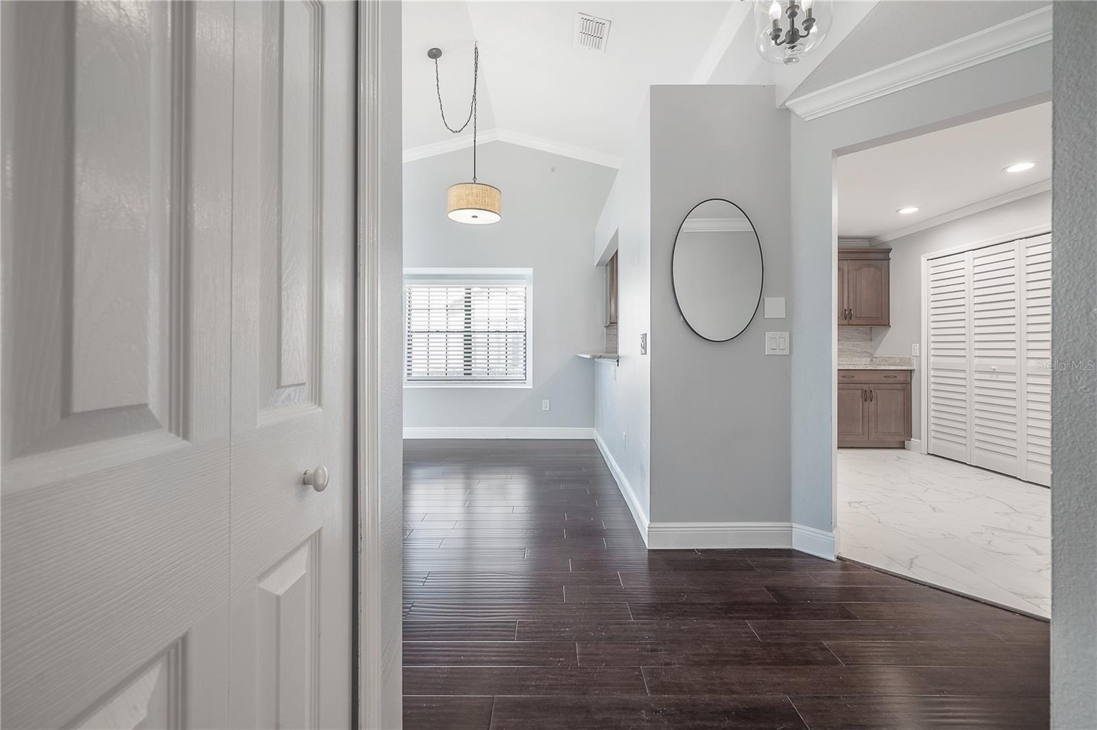 Listing photo id 11 for 5100 Burchette Road 3903