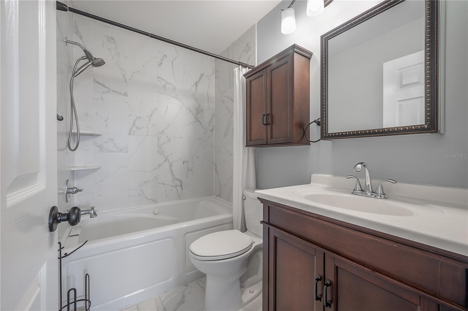 Listing photo id 14 for 5100 Burchette Road 3903