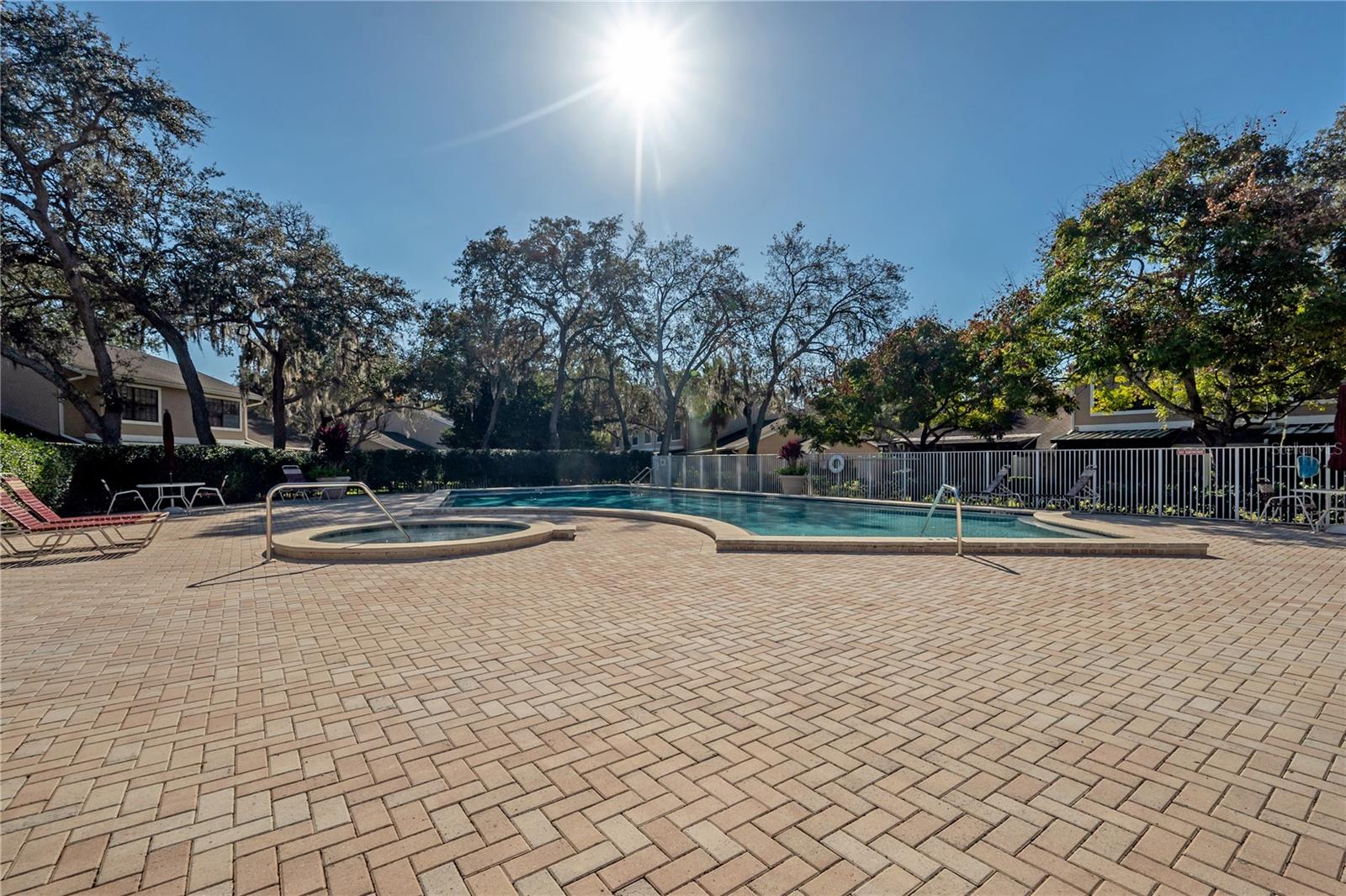 Listing photo id 21 for 5100 Burchette Road 3903