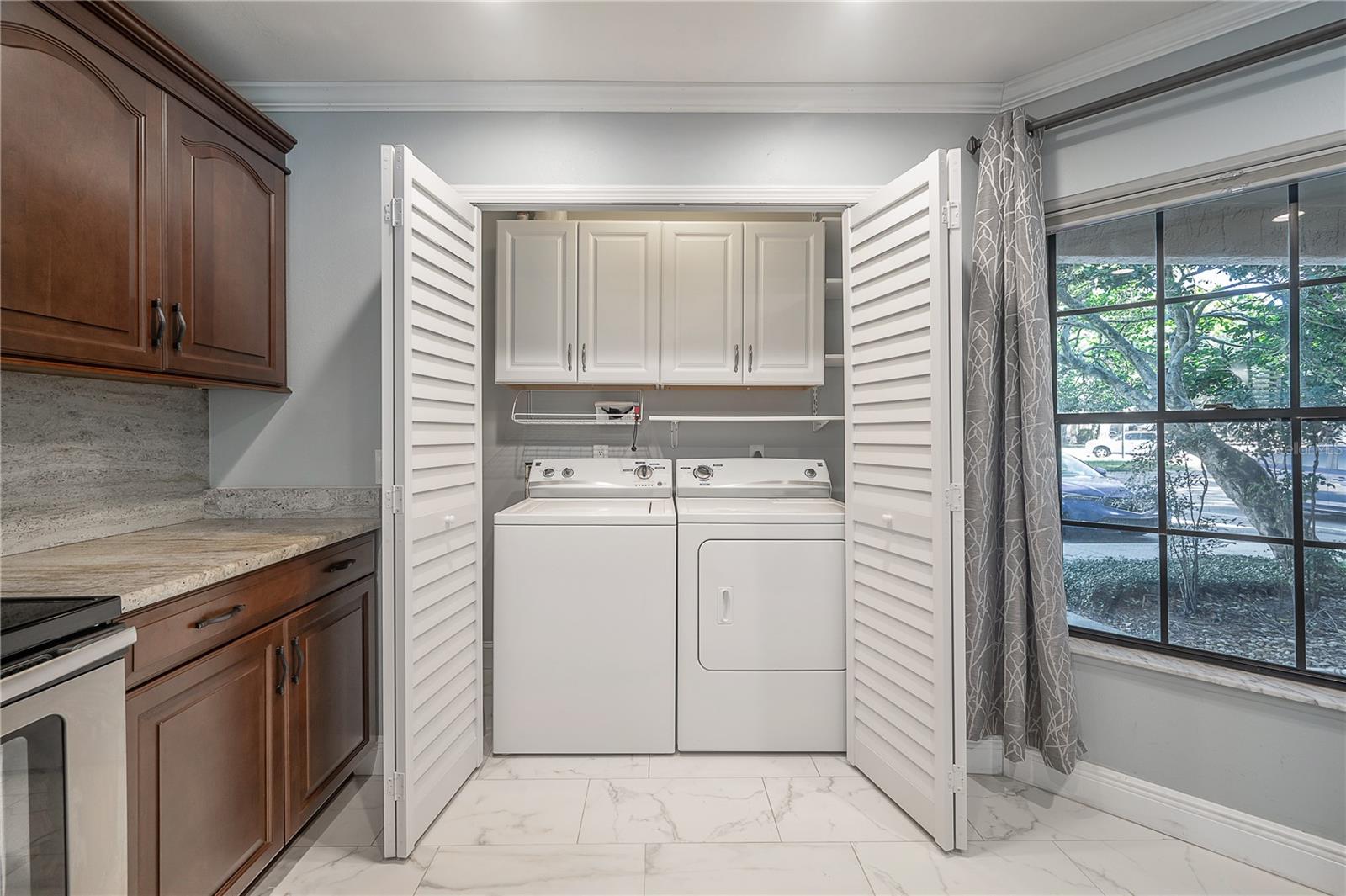 Listing photo id 3 for 5100 Burchette Road 3903