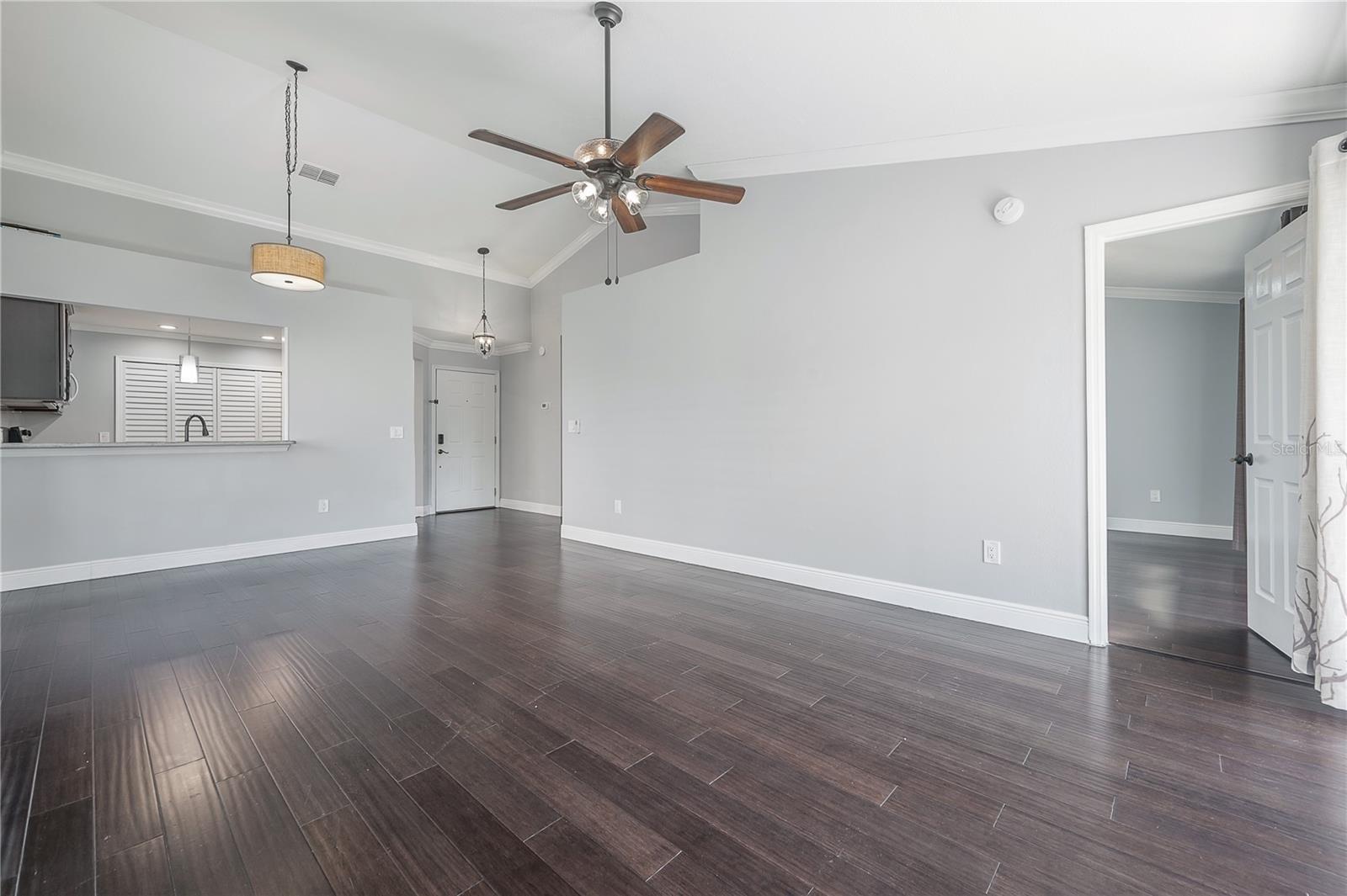 Listing photo id 5 for 5100 Burchette Road 3903