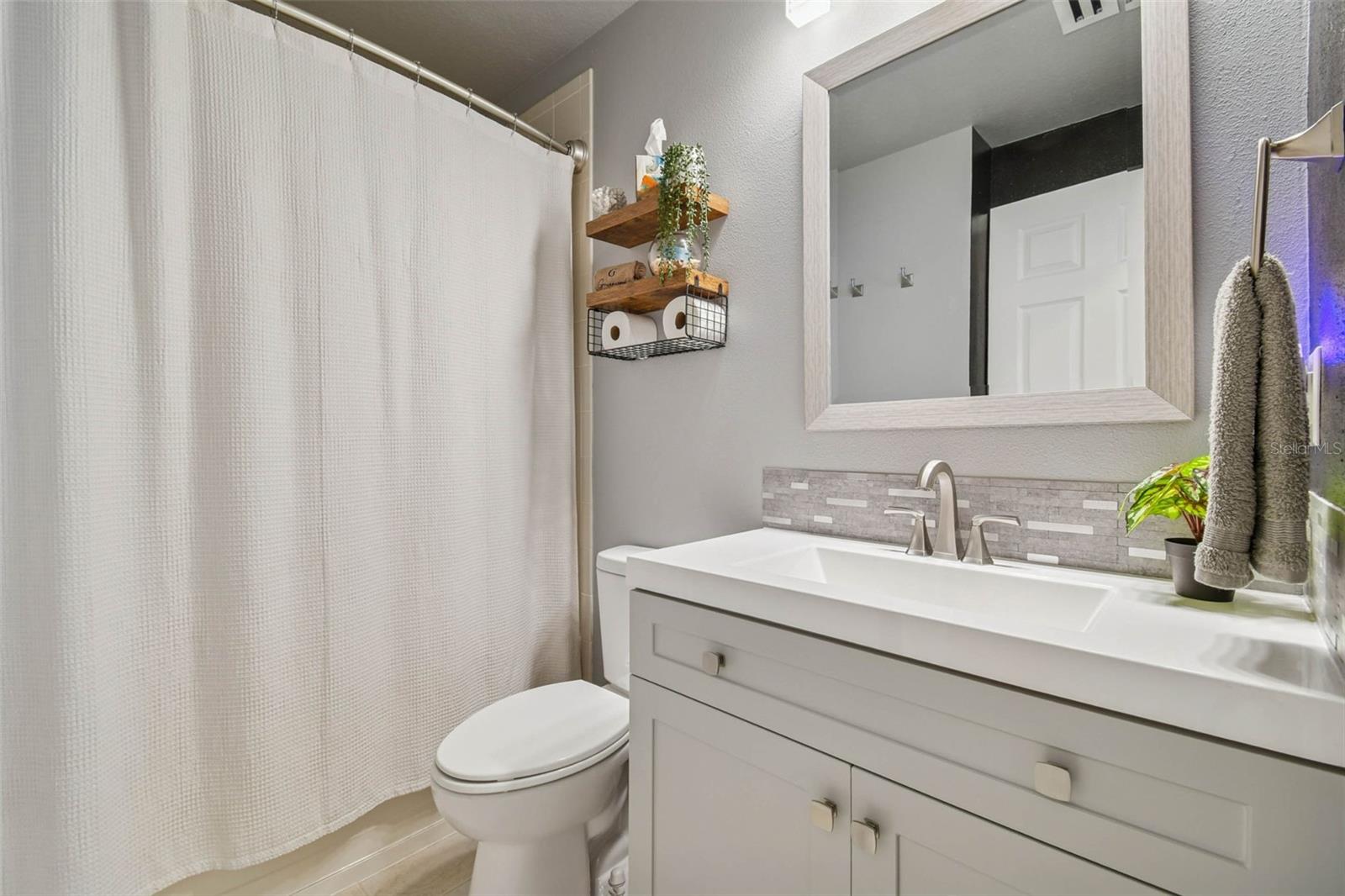 Image 20 of 33 For 2013 Santa Catalina Lane