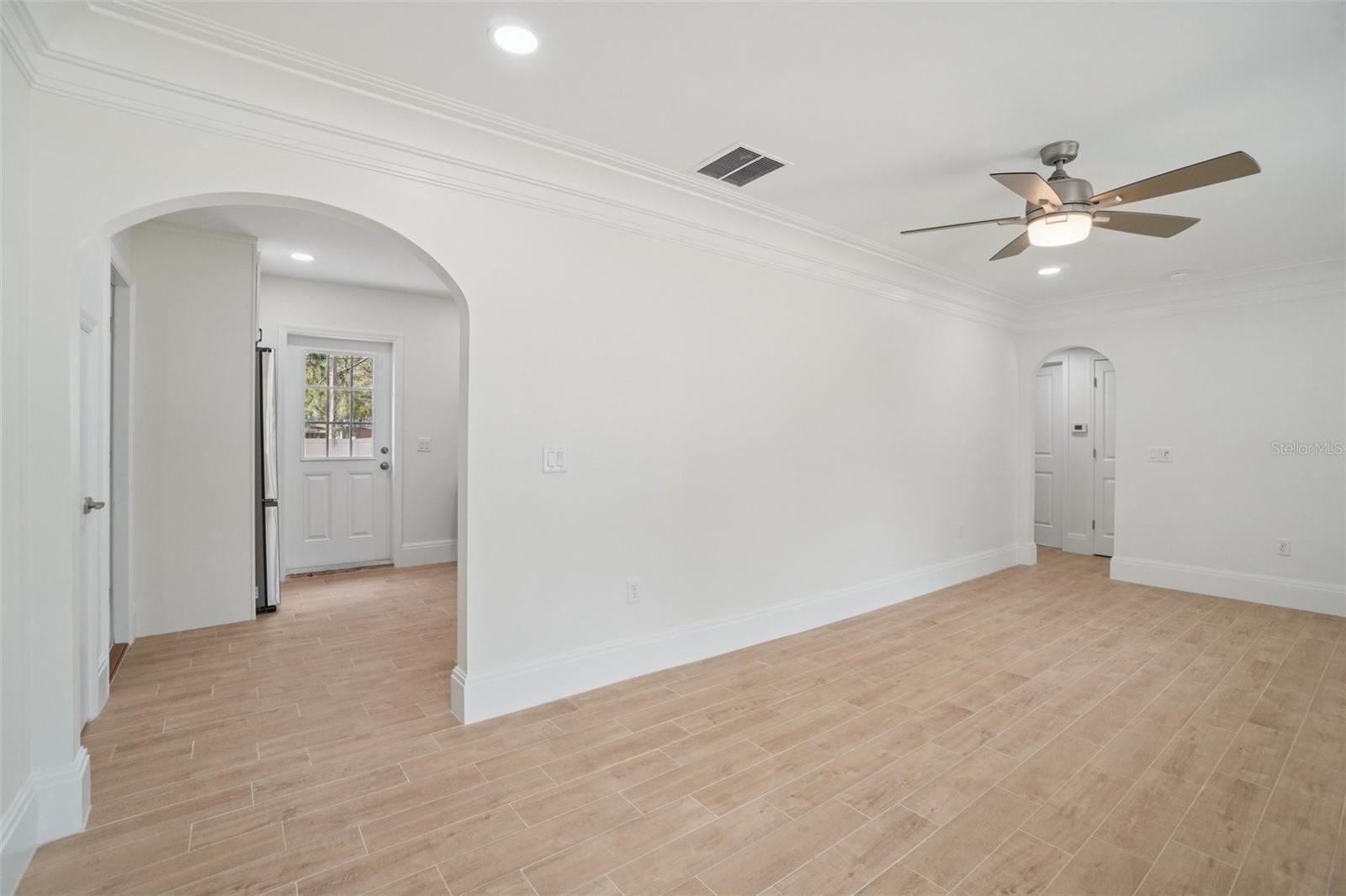 Image 4 of 23 For 9008 Bay Street Ne