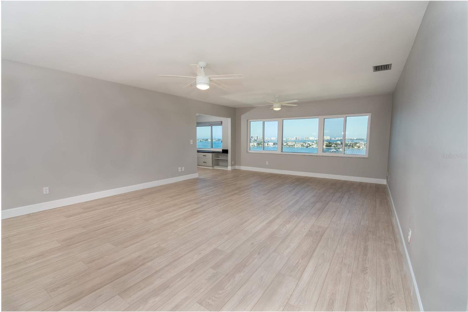 Image 13 of 45 For 100 Bluff View Drive 604a