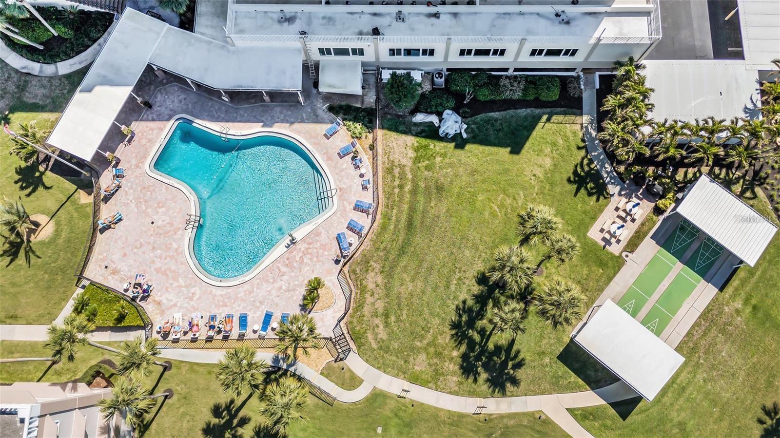 Image 2 of 45 For 100 Bluff View Drive 604a