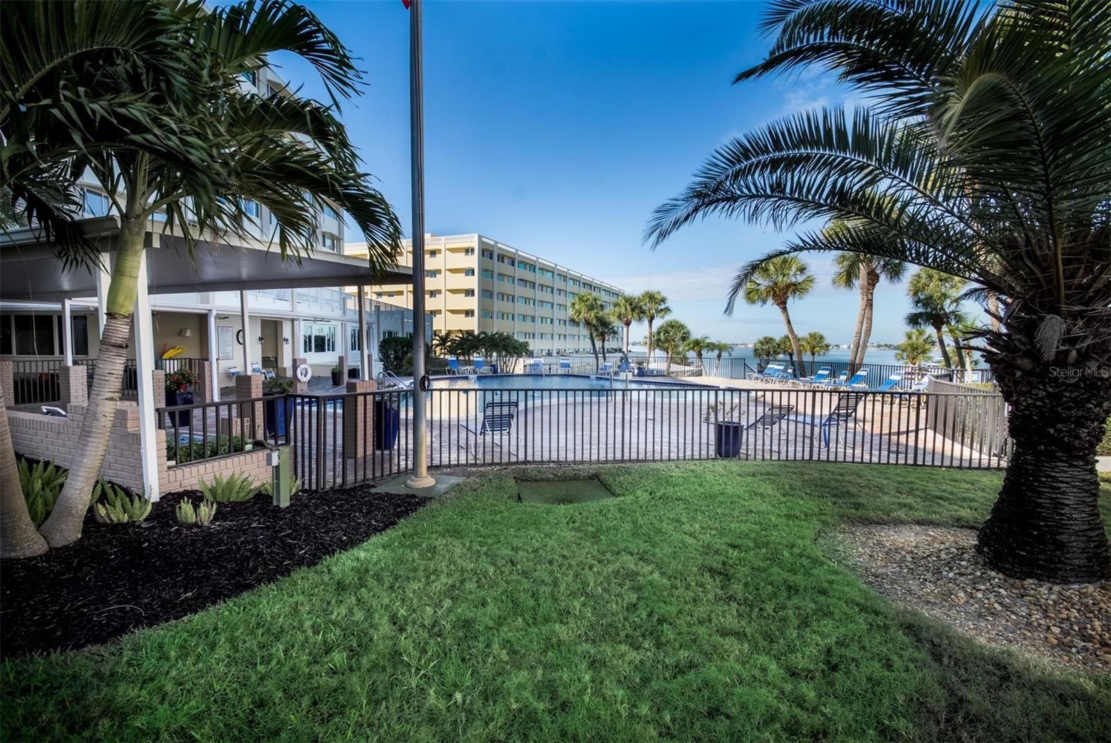 Image 28 of 45 For 100 Bluff View Drive 604a