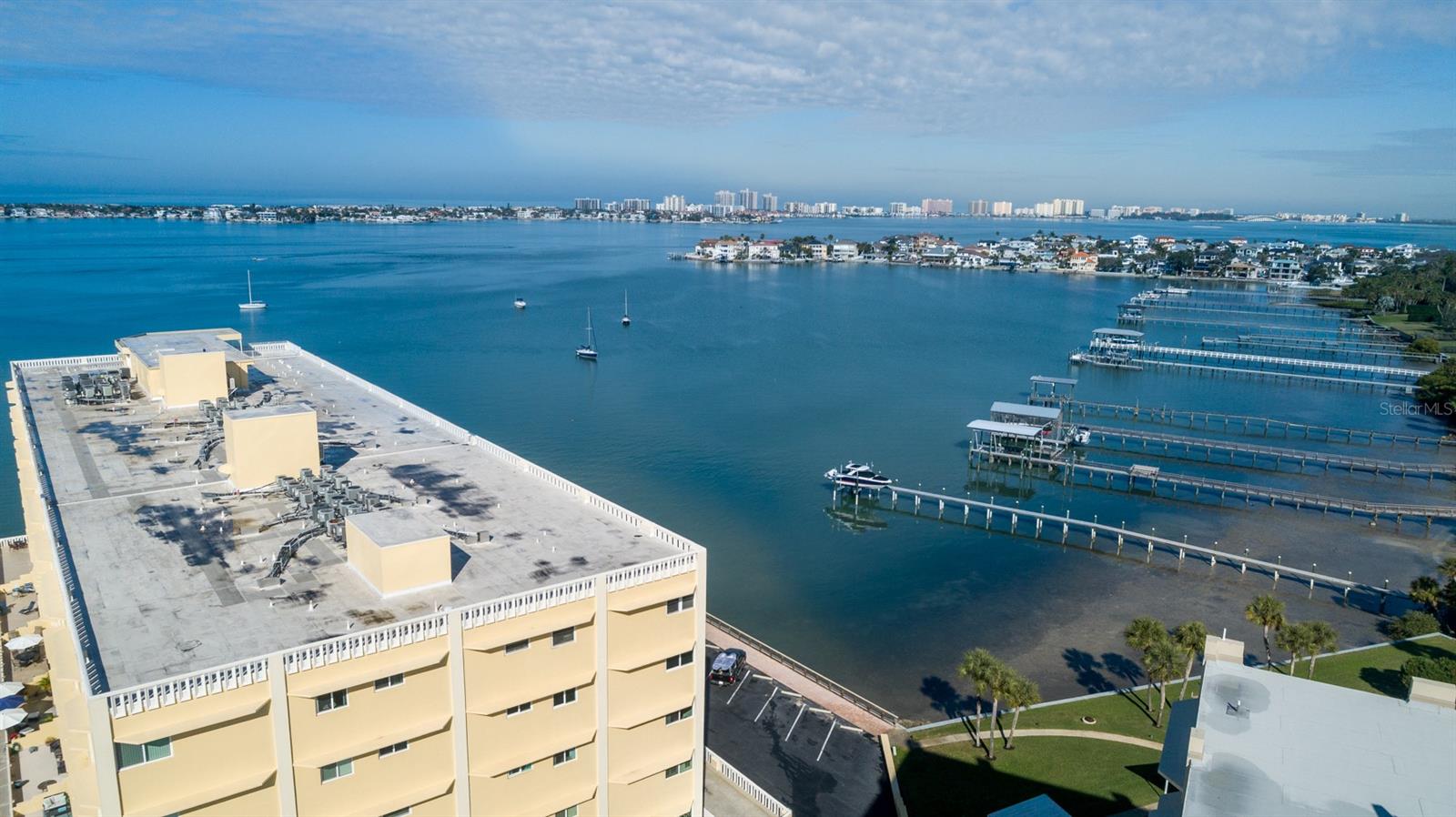 Image 3 of 45 For 100 Bluff View Drive 604a