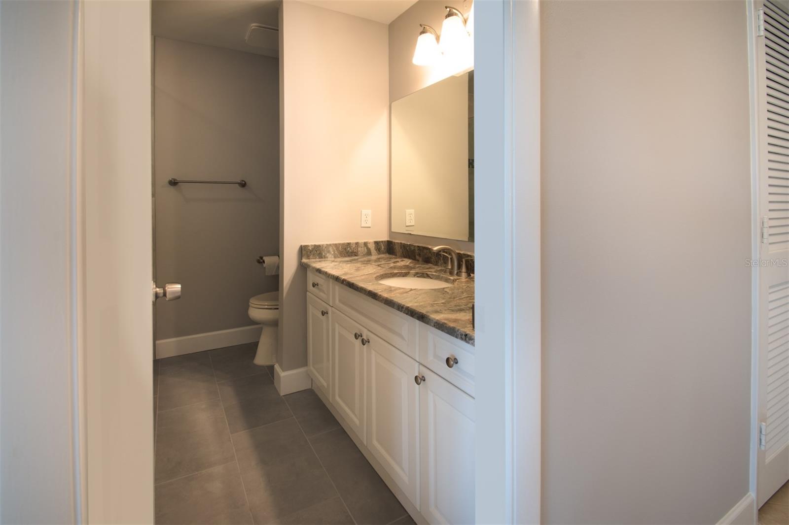 Image 8 of 45 For 100 Bluff View Drive 604a