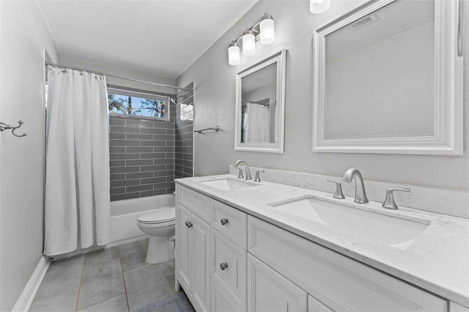 Listing photo id 13 for 10530 Plantation Bay Drive