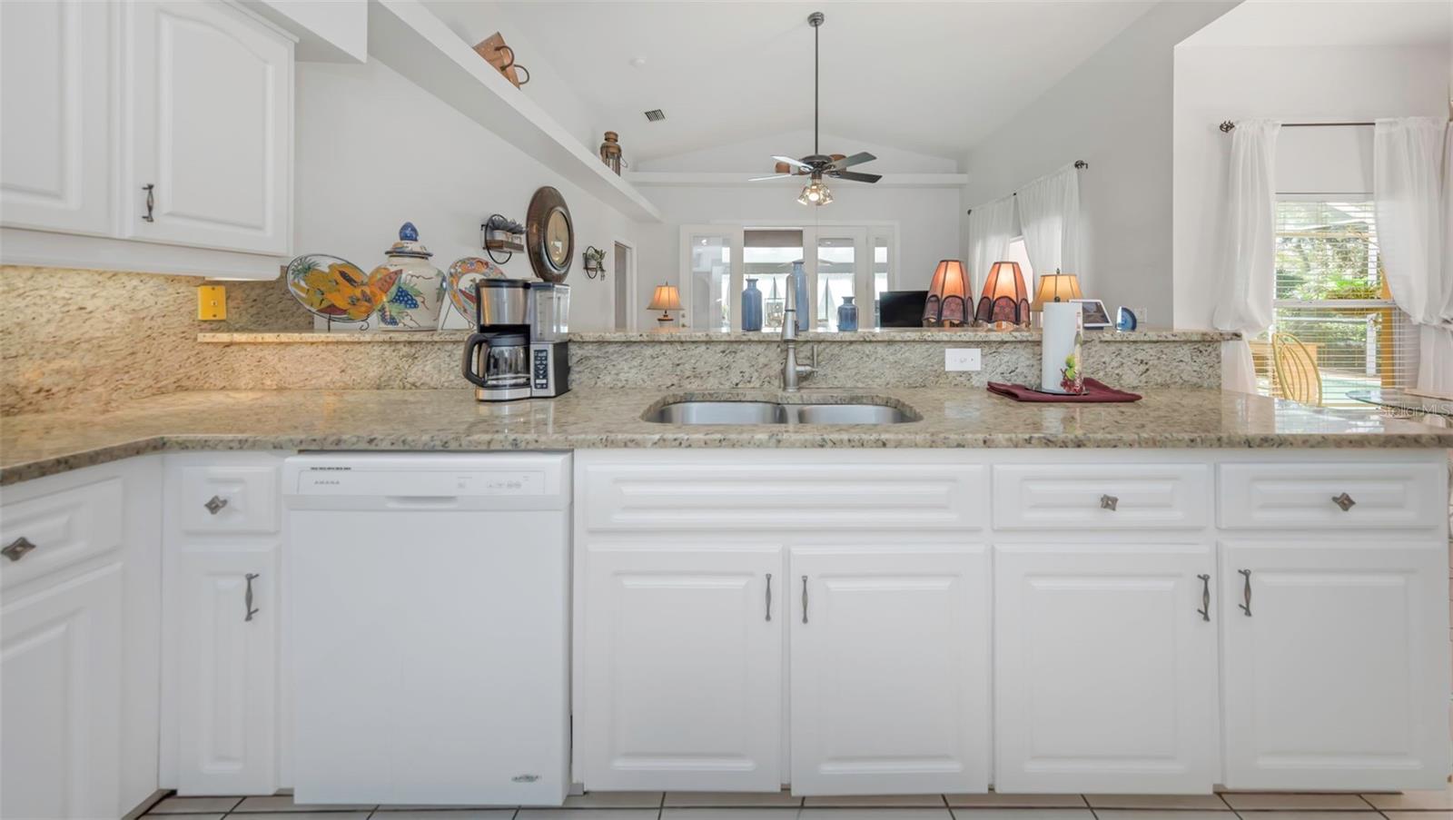 Image 14 of 100 For 1518 Fishing Lake Drive