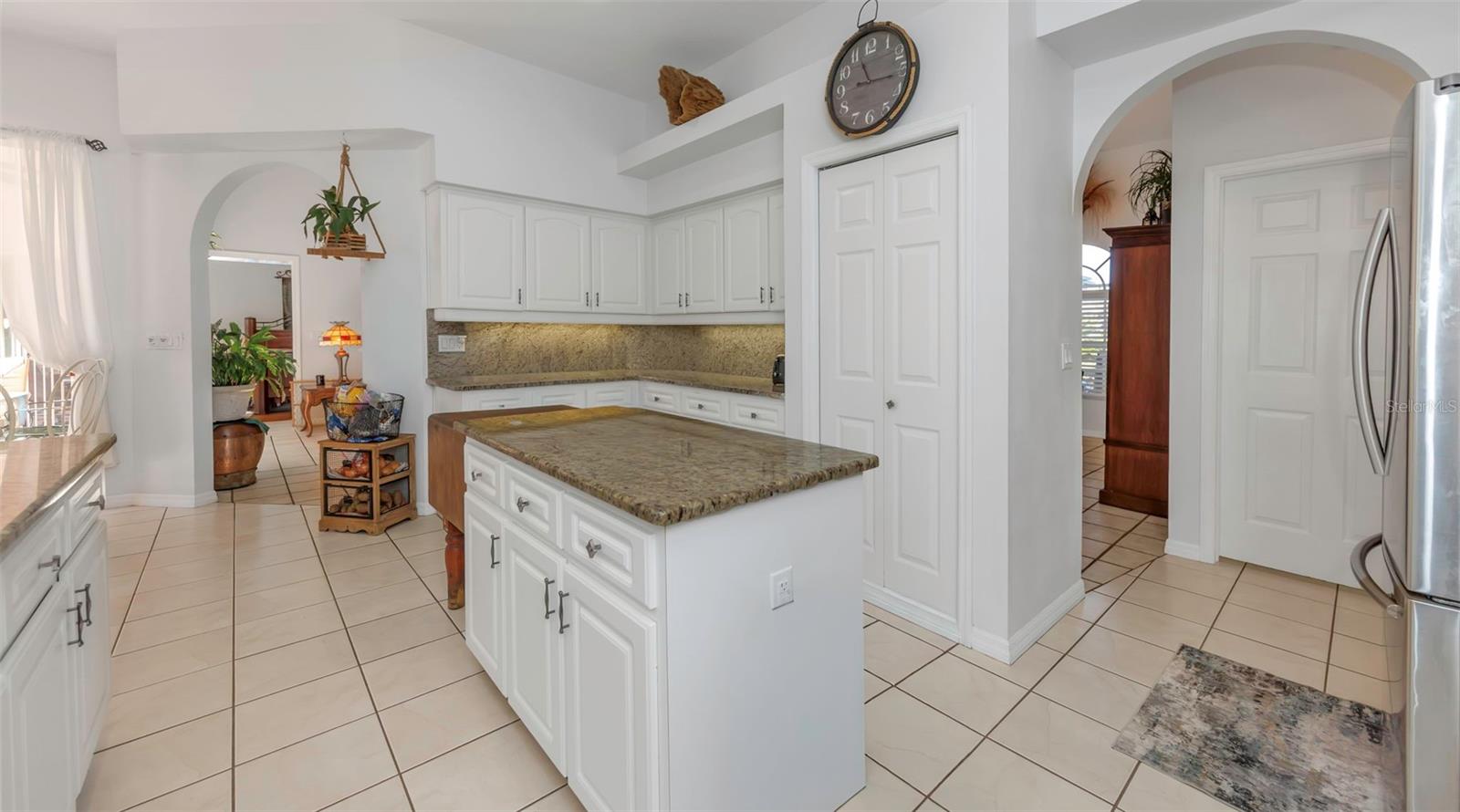 Image 16 of 100 For 1518 Fishing Lake Drive