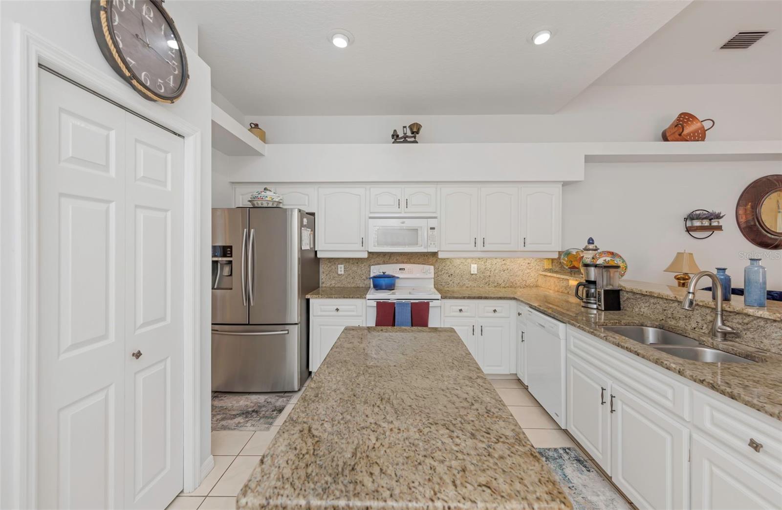 Image 18 of 100 For 1518 Fishing Lake Drive