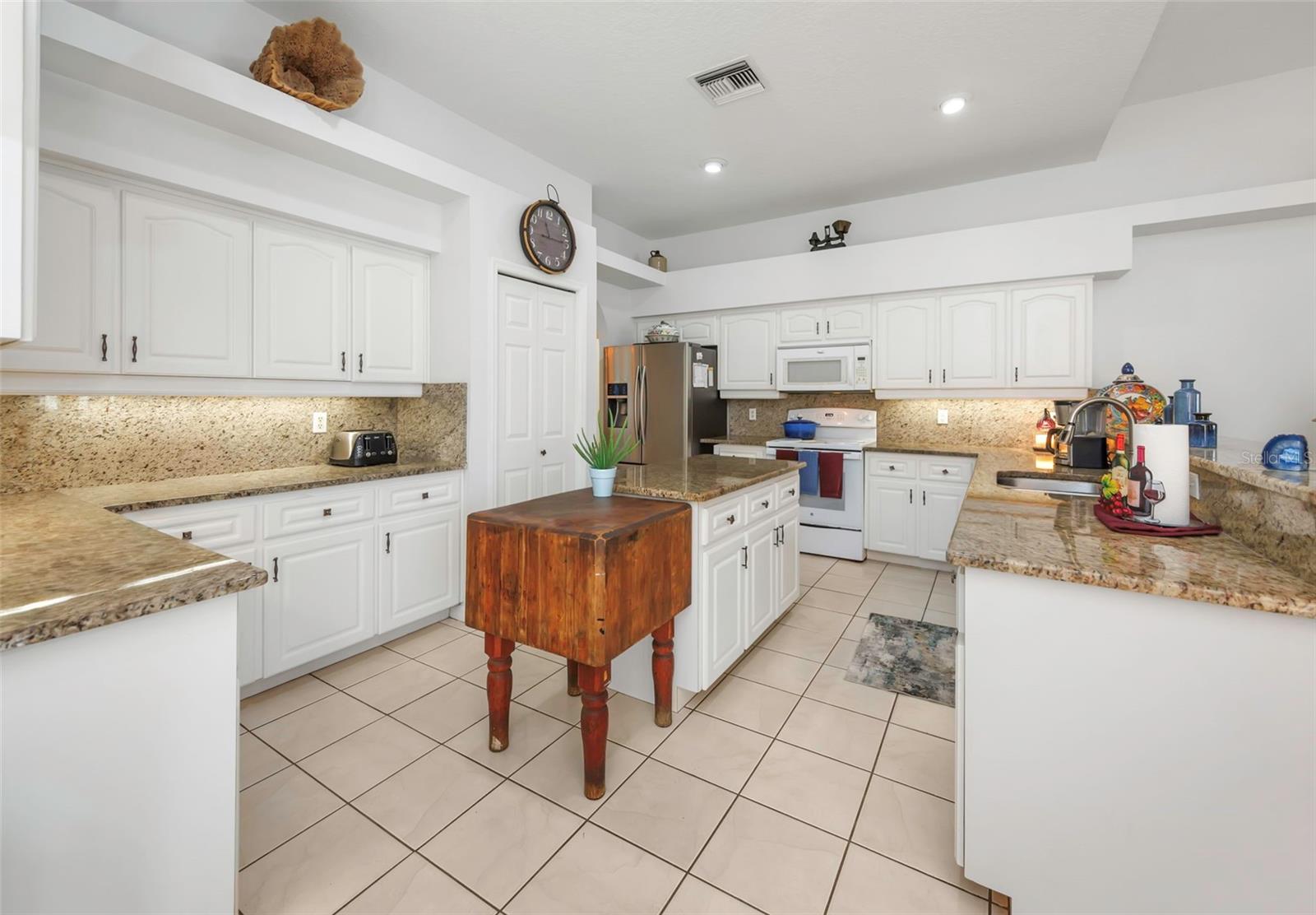 Image 19 of 100 For 1518 Fishing Lake Drive