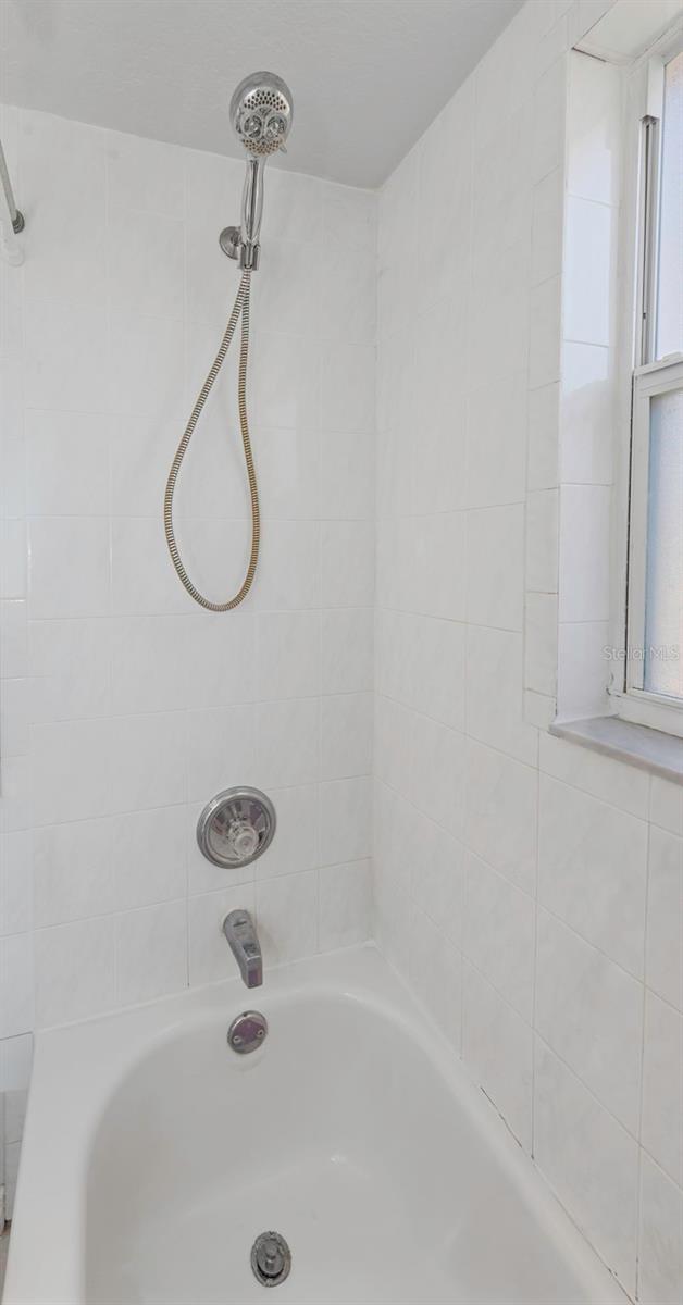 Image 36 of 100 For 1518 Fishing Lake Drive