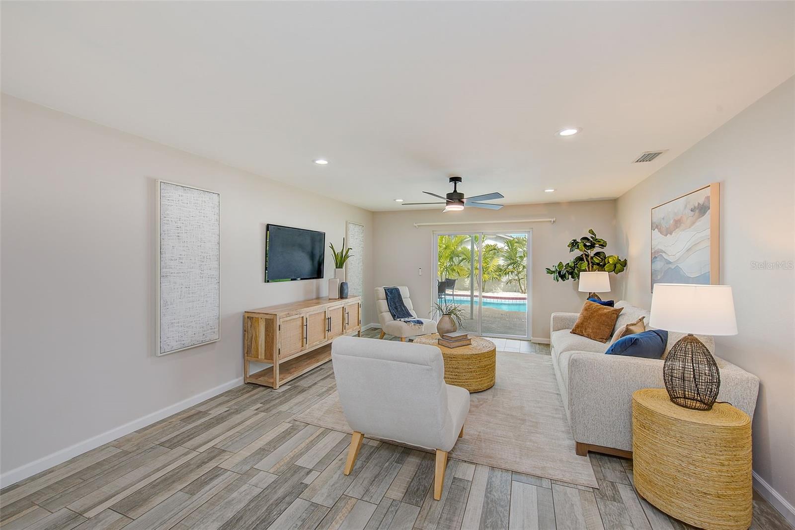 Image 7 of 59 For 2589 Sunny Breeze Avenue