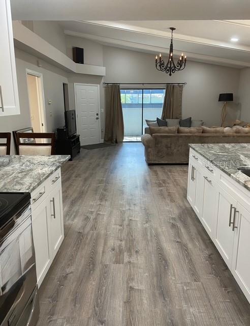 Image 14 of 36 For 35 Pinewinds Boulevard