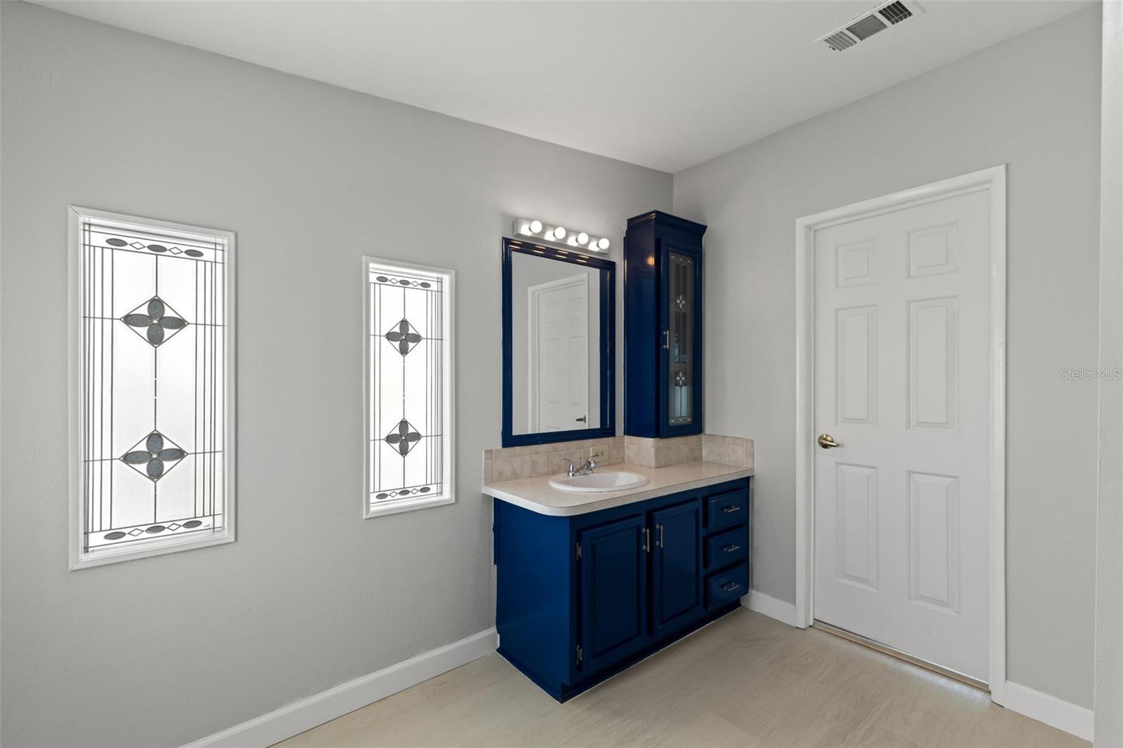 Image 22 of 39 For 7113 Mount Piney Road Ne 719