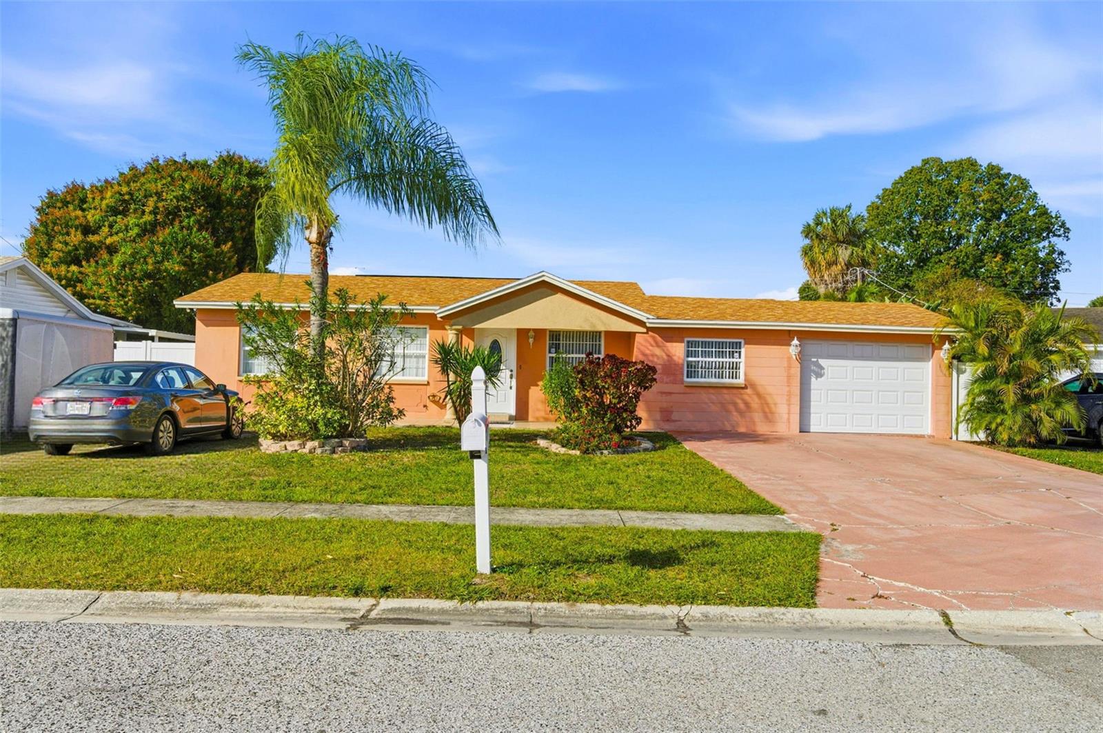 Image 13 of 59 For 4914 Holiday Drive