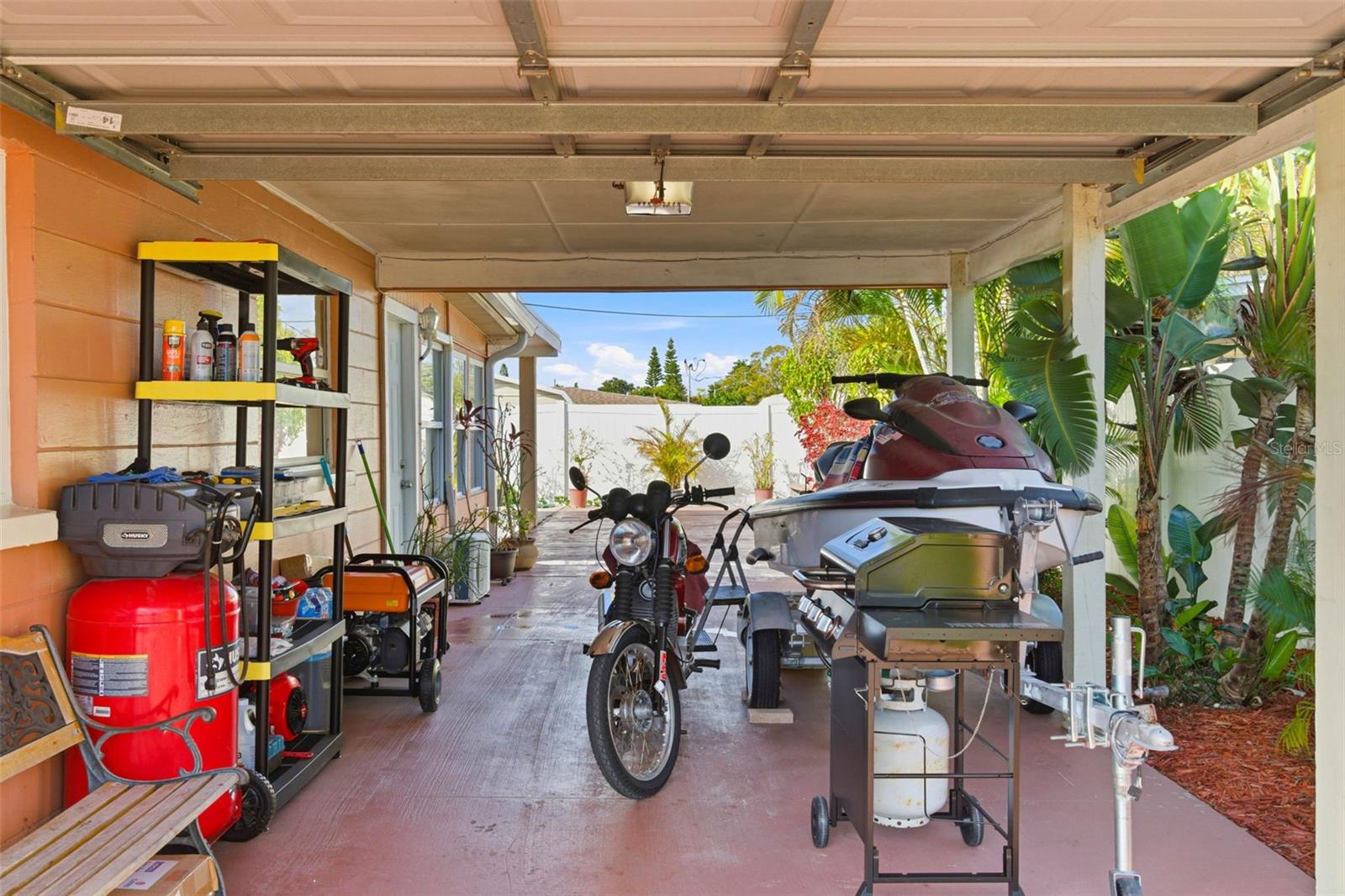 Image 15 of 59 For 4914 Holiday Drive