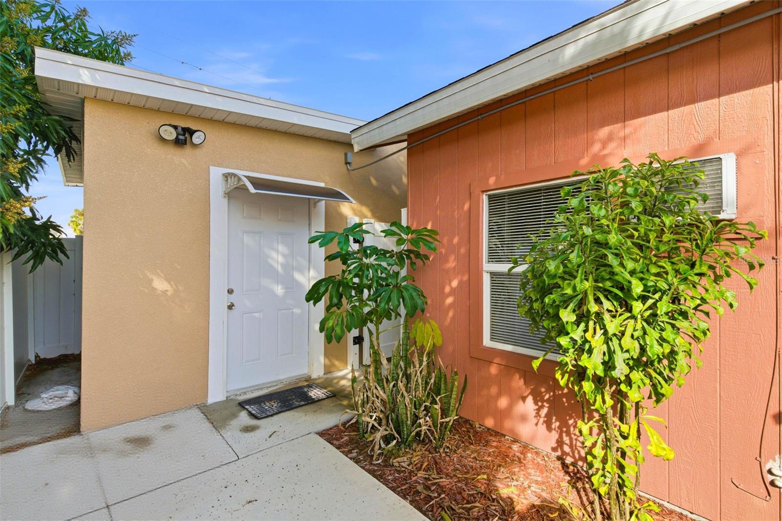 Image 24 of 59 For 4914 Holiday Drive